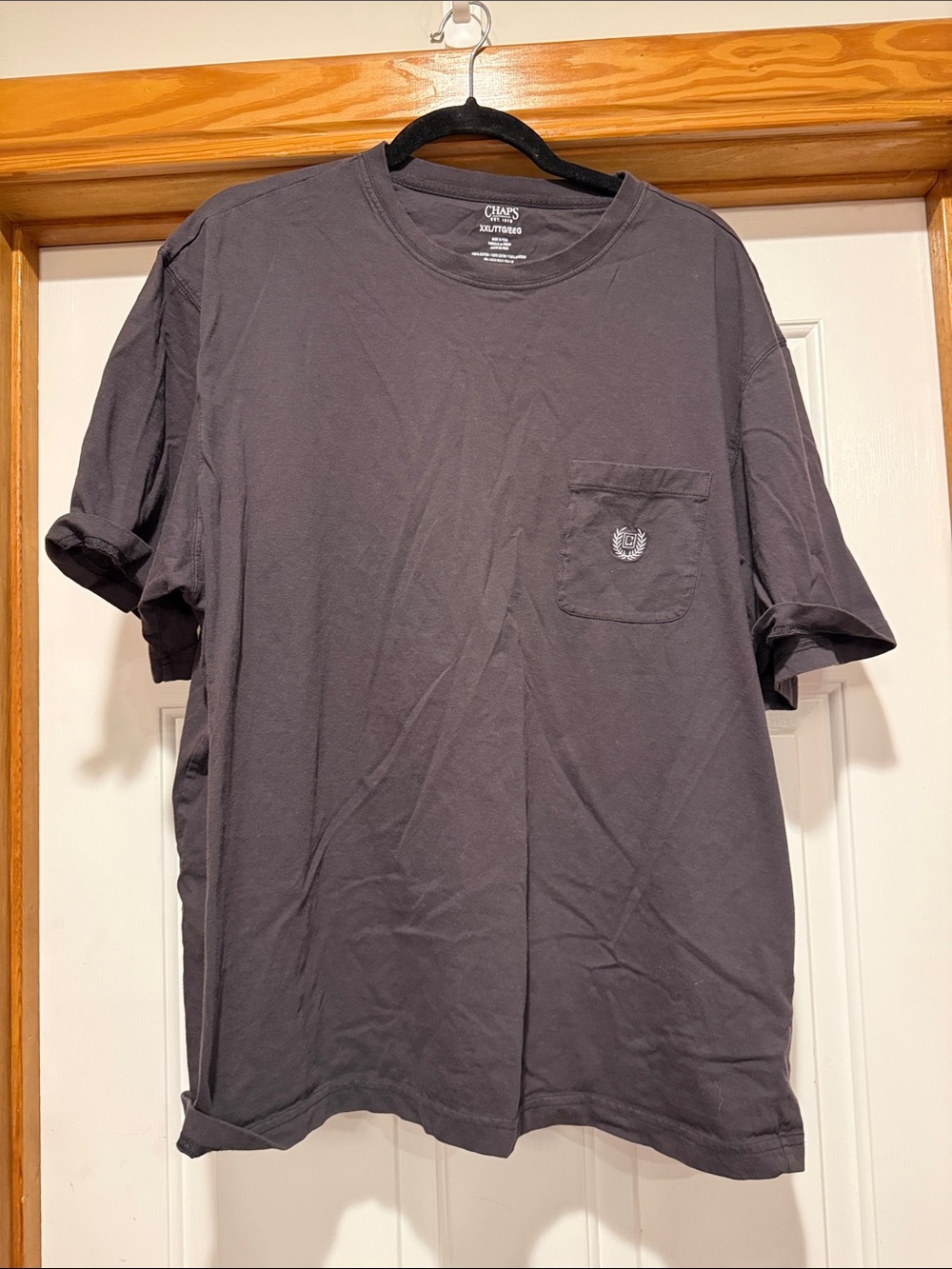 Chaps Men's Short-Sleeve Pocket Tee in Charcoal Gray